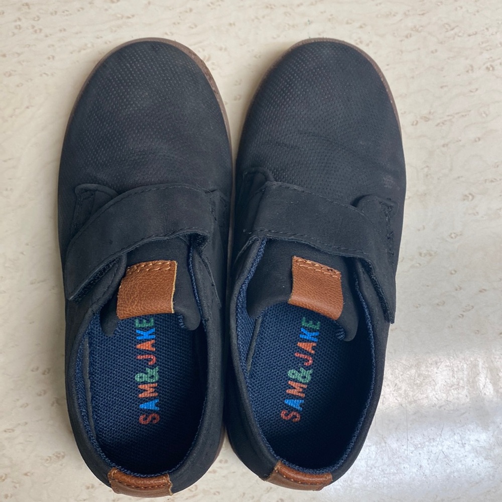 Navy dress shoes